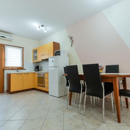 Lumbre Apartment Tar-Vabriga Εξωτερικό φωτογραφία