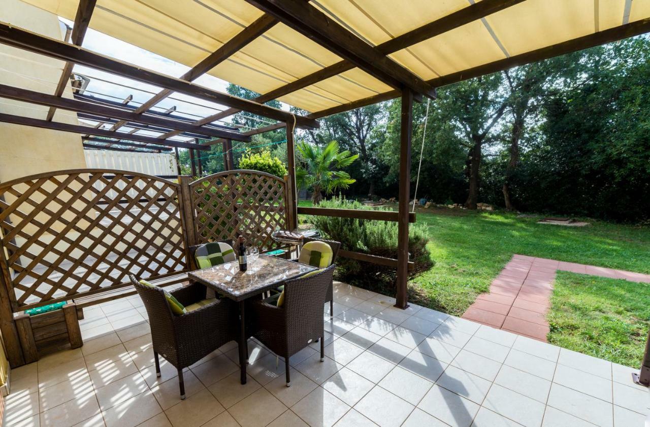 Lumbre Apartment Tar-Vabriga Εξωτερικό φωτογραφία
